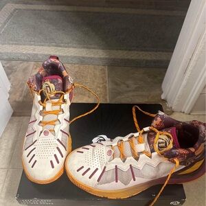 adidas 9 1/2 Derek Rose Son of basketball shoes